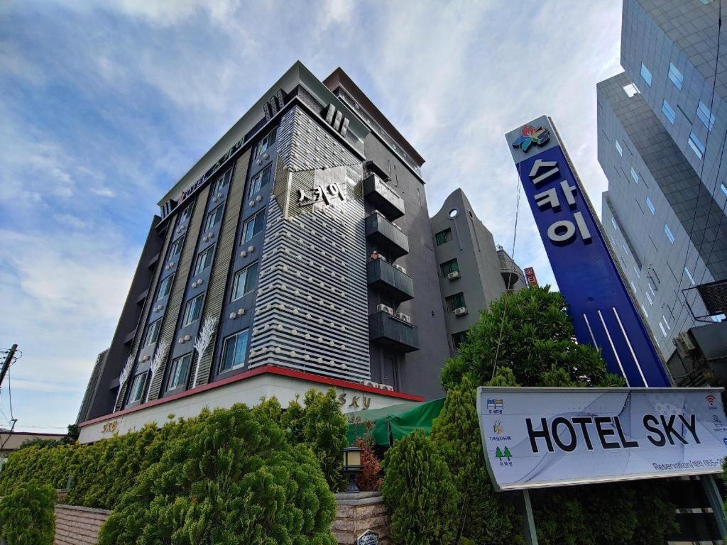 Sky Hotel Changwon Exterior photo