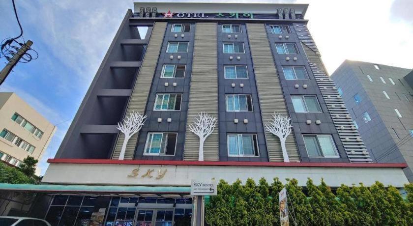 Sky Hotel Changwon Exterior photo