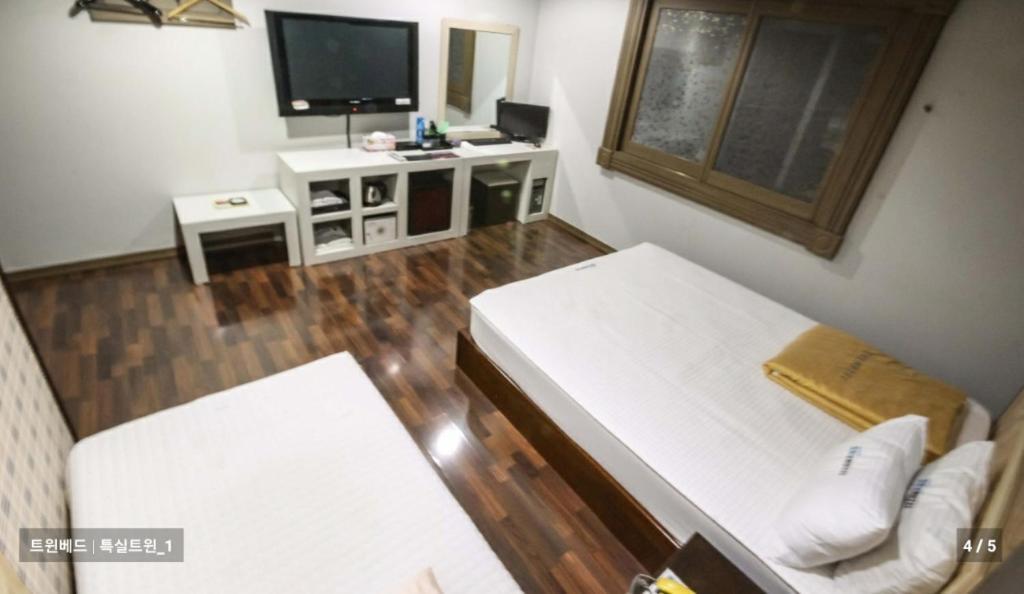 Sky Hotel Changwon Exterior photo